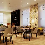 Hotel Ibis Styles Airport 3*