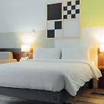 Ibis Styles Airport Otel