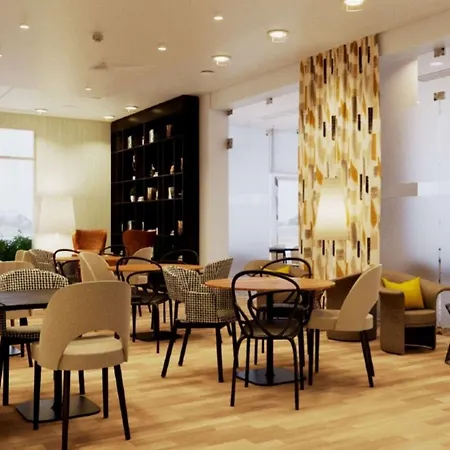 Hotel Ibis Styles Airport 3*