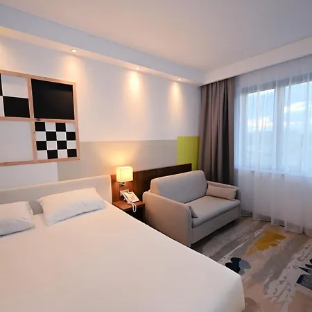 Ibis Styles Airport 3*
