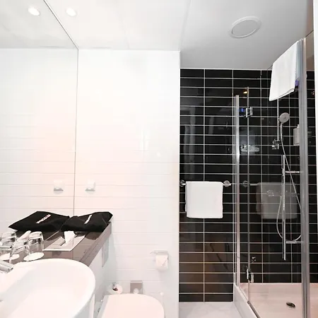 Hotel Ibis Styles Airport 3*