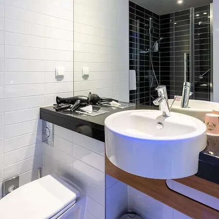 Hotel Ibis Styles Airport 3*