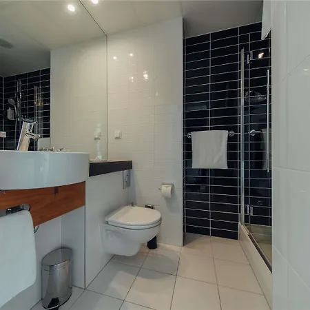 Ibis Styles Airport Hotel Warschau