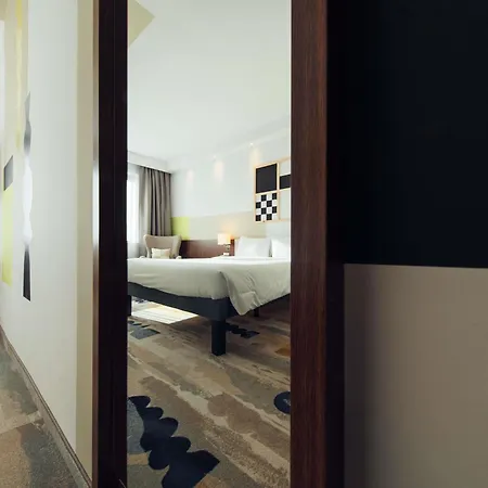 Готель Ibis Styles Airport