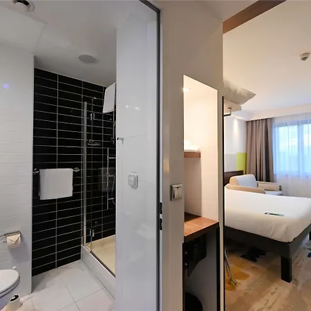 Ibis Styles Airport Hotel Warschau