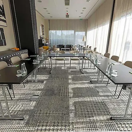 Ibis Styles Airport 3*