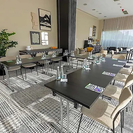Ibis Styles Airport 3*