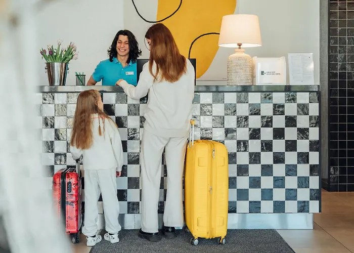 Hotel Ibis Styles Airport 3*