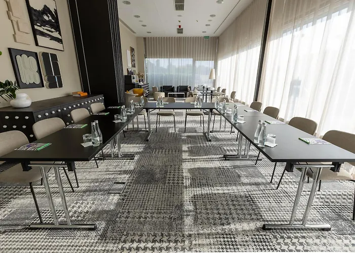 Hotel Ibis Styles Airport 3*