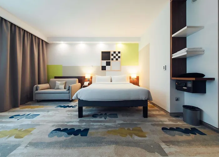 Ibis Styles Airport 3*