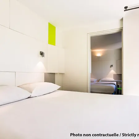 Отель Ibis Styles Airport Варшава