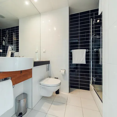 Ibis Styles Airport Отель Варшава