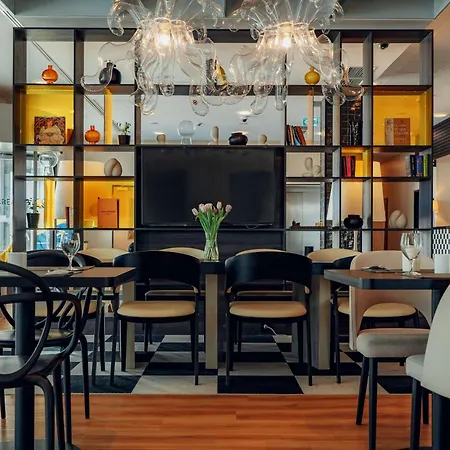 Ibis Styles Airport Отель