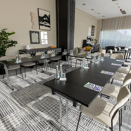 Отель Ibis Styles Airport