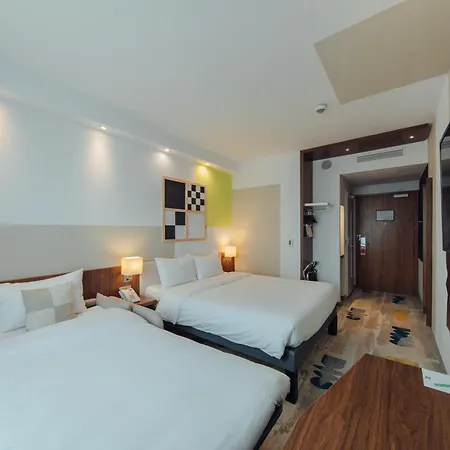 Отель Ibis Styles Airport Варшава