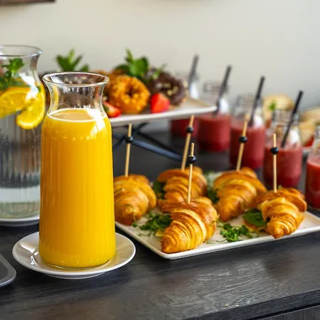 Ibis Styles Airport Отель