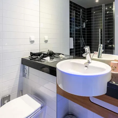 Hotel Ibis Styles Airport 3*